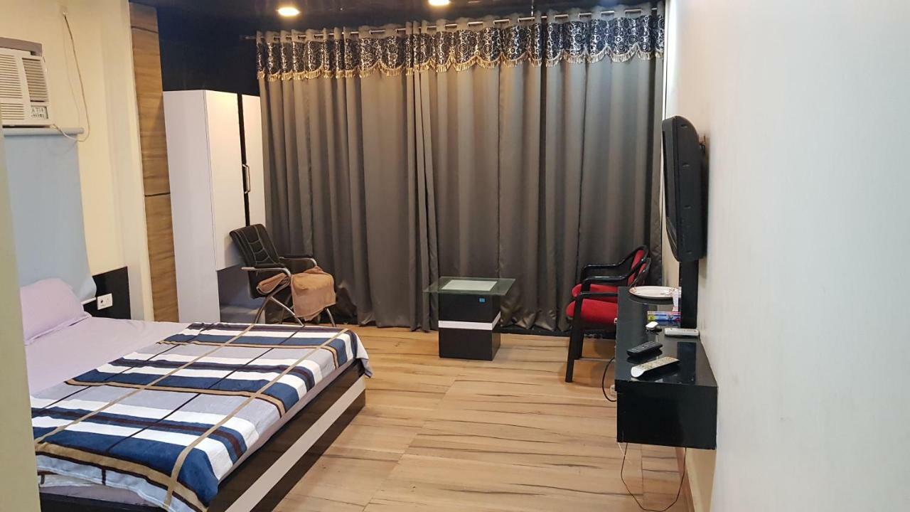 瓦拉纳西 Ratnakar Palace酒店 外观 照片